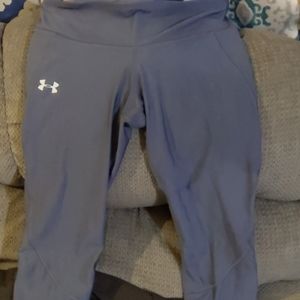 Under armour gray capri
